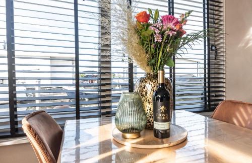Municipality of Aalsmeer Boat Rental | Beautiful Water Villa, near Schiphol and Amsterdam