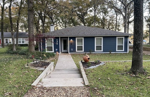 Wills Point House | Beautiful waterfront lake house!