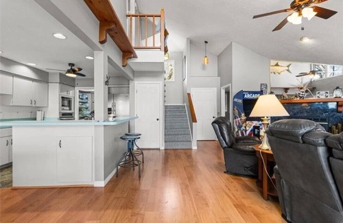 Old Homosassa House | Beautiful Waterfront 3 Story Home W/Dock In Old Homosassa, Florida