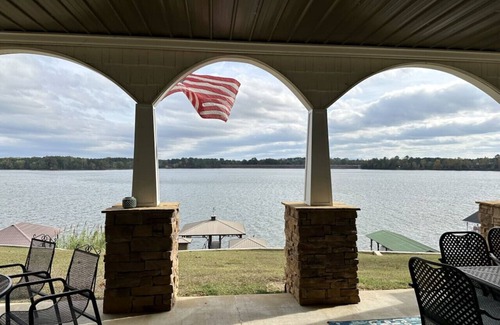Leesburg House | Beautiful waterfront home with year-round water ~ Sleeps 14