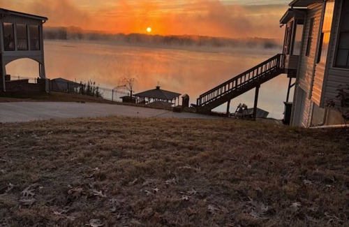 Leesburg House | Beautiful Waterfront Home ~ Sleeps 6 ~ Embo's Island Area