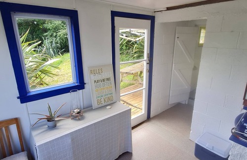 Tamaterau House | Beautiful waterfront views + so handy to town