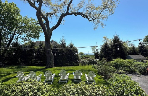 Fairfield House | Beautiful Waterfront home in the amazing Black Rock Area!