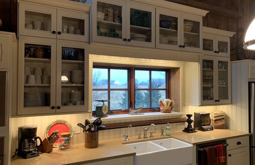 Sauk City House | Beautiful White Barnnn