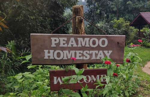 Chom Thong House | Beautiful wooden Homestay in Karen Village, at Doi Inthanon Park.