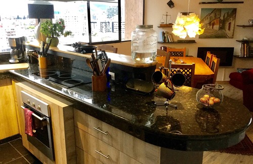 La Mariscal Apartment | Beautifull 2 BDR French Suite Almagro w/balcony & stunish view on Quito
