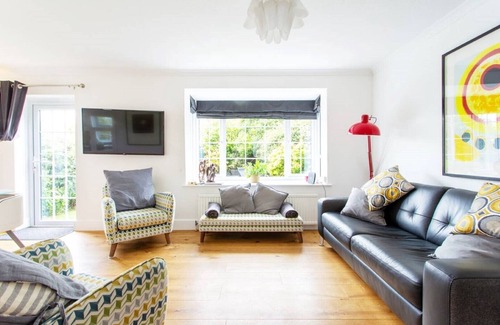 Budleigh Salterton Cottage | Beautifully Appointed - historic village setting. Quiet church side location