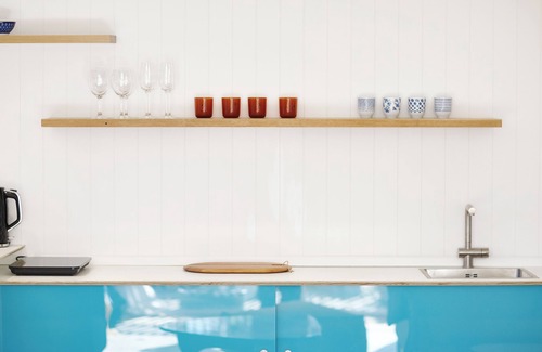 Bulli Apartment | Beautifully appointed Bulli studio nestled between coast and escarpment