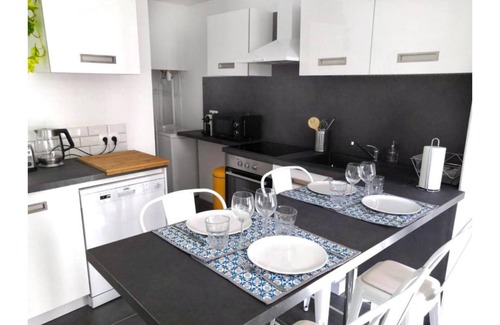Old Town Apartment | Beautifully Bright Apartment in Old Town Saint-Tropez