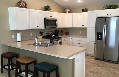 Wildwood House | BEAUTIFULLY Decorated 2/2 Villa w/GAS GOLF CART & GAS BBQ