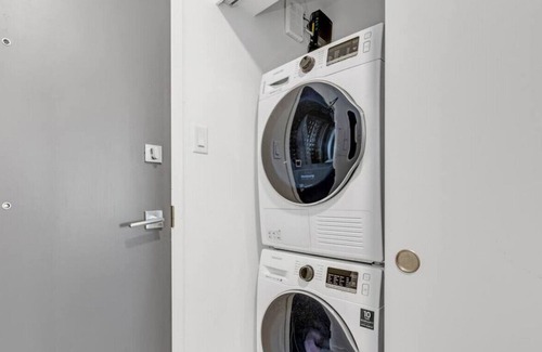 Riley Park Apartment | Beautifully Designed 1-Bedroom Apartment