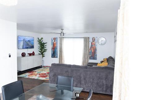 Weequahic Apartment | Beautifully Designed & Spacious Apartment in Newark 10mins from EWR Airport, Close to NYC and Beth Israel Hospital
