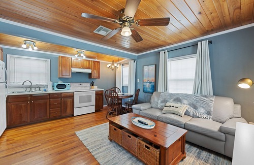 New Smyrna Beach House | Beautifully equipped and furnished cottage in the heart of downtown, historic New Smyrna Beach.