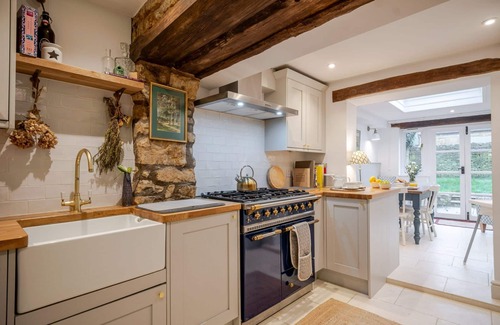 Moreton-in-Marsh Cottage | Beautifully presented holiday cottage - Stonecrop Cottage