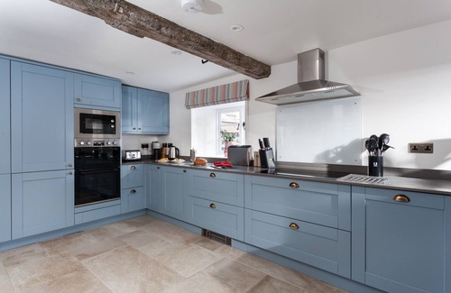 Cow Honeybourne Cottage | Beautifully presented, The Gables is the perfect setting for families and friends to get together