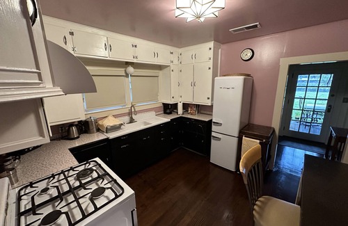 Boonville House | Beautifully Refurbished Wine Country Gem
