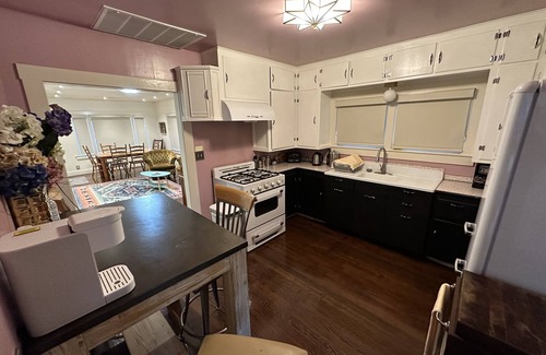 Boonville House | Beautifully Refurbished Wine Country Gem