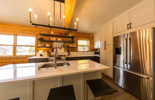 Almont Cabin | Beautifully Remodeled Cabin tucked away in the wonderful Spring Creek Area!