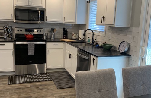 Yakima House | Beautifully remodeled, clean, well-stocked entire home - sleeps 7!