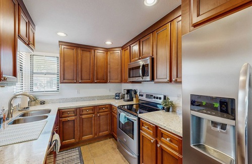 Tucson Condo | Beautifully remodeled dog-friendly Casita with shared heated pool & hot tub