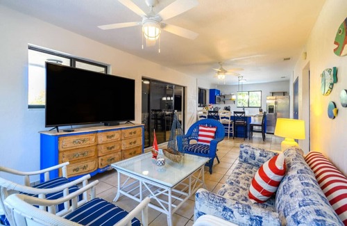 Key Largo Apartment | Beautifully remodeled home with pool & much more!
