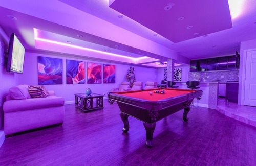 Canyon Gate House | Beautifully Remodeled Luxurious 4 Bed 4 Bath Oasis, Pool, Spa Putting Green