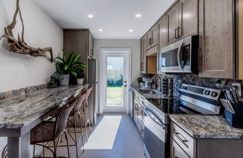 Cocoa Beach Apartment | Beautifully Renovated 16 Bedroom Accommodation