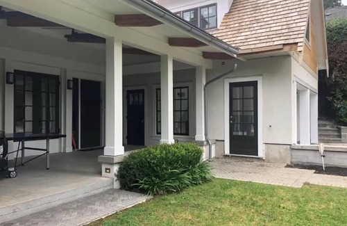 Shaughnessy Condo | Beautifully renovated Barnhouse Suite with patio