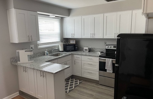 Salem House | Beautifully Renovated 2 bedroom/1 bath Cottage-Like Hideaway!