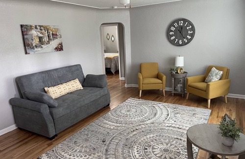 Salem House | Beautifully Renovated 2 bedroom/1 bath Cottage-Like Hideaway!