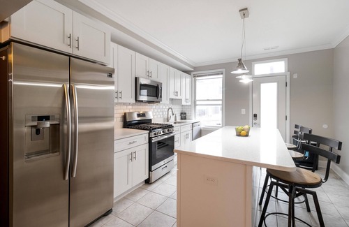 Canton House | Beautifully Renovated row House in Trendy Canton, private parking driveway