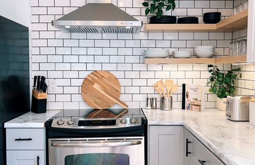 Oak Grove House | Beautifully Renovated 1920 Home, EV Charging, Pets