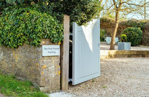 Chewton Mendip House | Beautifully restored, 400 year old former Post Office and Village Bakery