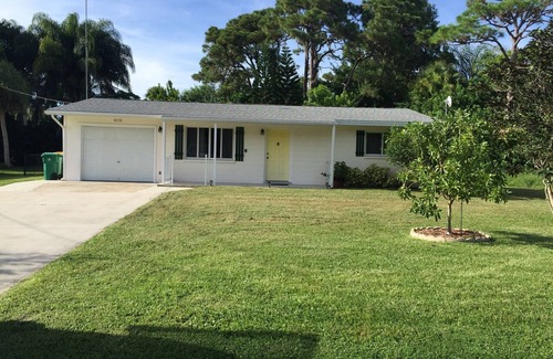 Grove City House | Beautifully restored older beach house with available boat slip.
