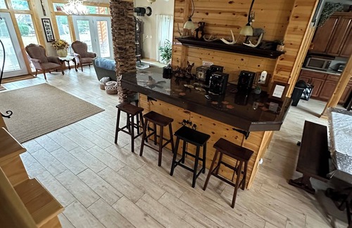 Adams House | Beautifully secluded getaway perfect for all seasons!