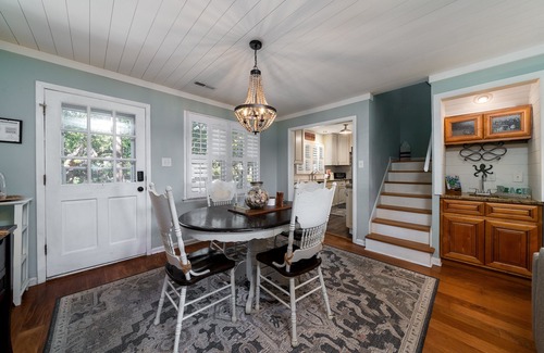 Tarpon Pond House | Beautifully Updated Cottage! Extra Full Bath! Golf Views! All Amenities!