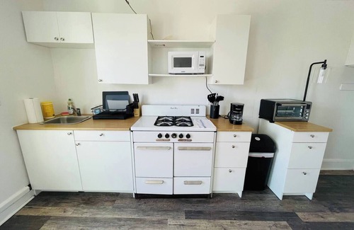 Elkins Park Apartment | Beautifully updated 1-bedroom apartment with hardwood floors and a modern kitchen. Located near downtown and the train station, with easy access to dining, shopping, and surrounding neighborhoods.