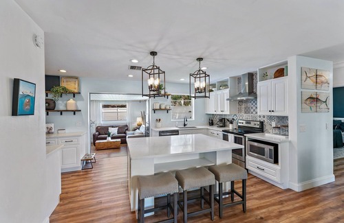Florida North Atlantic Coast House | Beautifully Remodeled Palm Beach Gardens Oasis