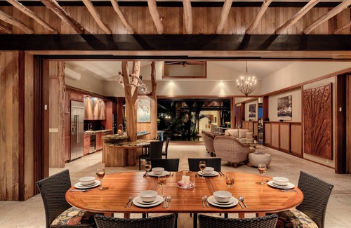 Kahaluu-Keauhou House | Beauty and Luxury Meets Oceanfront Paradise