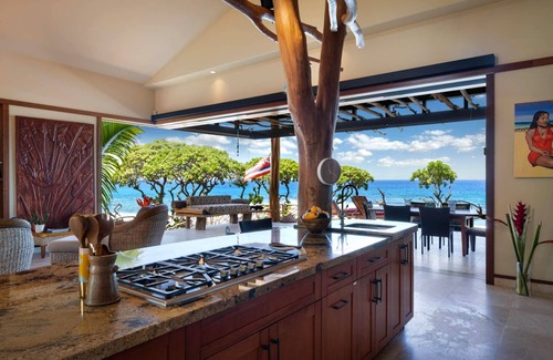 Kahaluu-Keauhou House | Beauty and Luxury Meets Oceanfront Paradise
