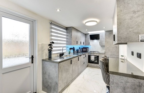 Newhaven Apartment | Beauty Close to Coast, Stunning interior, central.