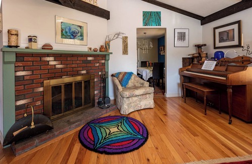 Kingston House | Beauty & the Peace. Private Lakeside Retreat. Pet friendly!