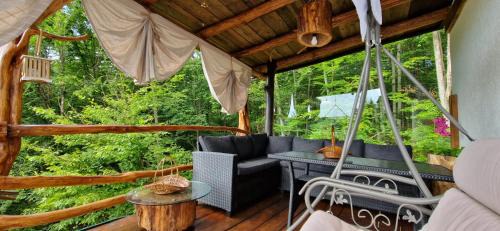 Valcanesti Cabin | Beauty Wood House in The Forest