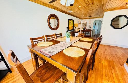 Prairie Creek House | Beaver Lake Modern Getaway -3 bedroom house