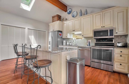 Lowell House | Beaver Lake Oasis | Backyard Lake Access | 6 beds