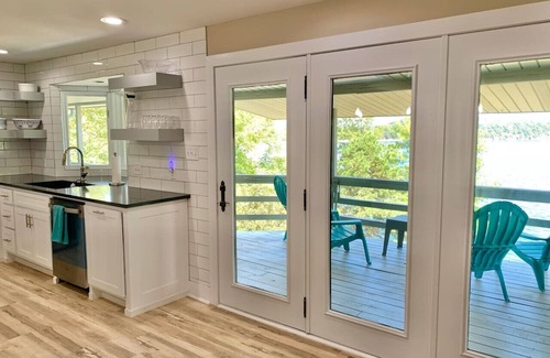 Beaver Shores House | Beaver Lake Waterfront