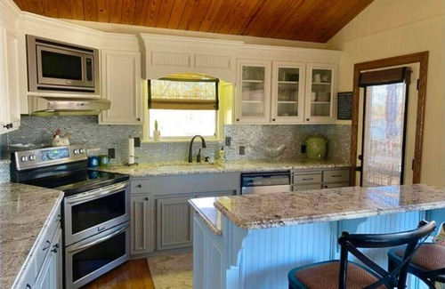 Beaver Shores House | Beaver Lake Waterfront