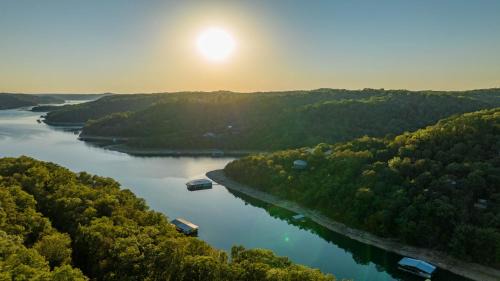 Sylvan Shores Resort | Beaver Lakefront Cabins - Couples Only Getaways