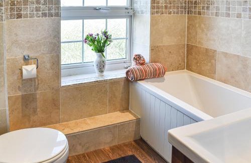 Beck Row House | Beck Cottage