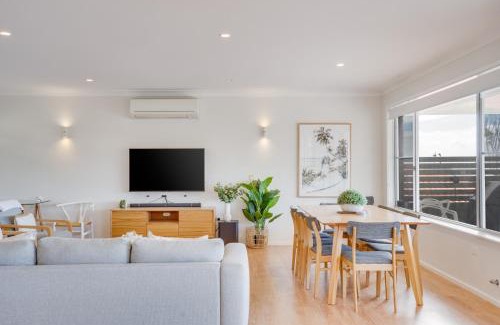 Forster House | Becker Bliss - Ocean views, 5 bedrooms, sleeps 12